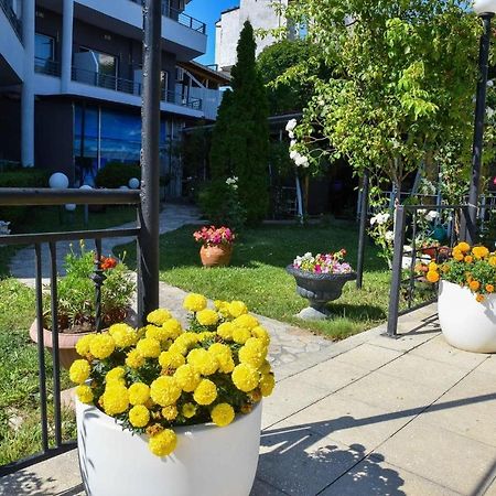 Apartments Devora 1 & Bar & Restaurant Варна Екстериор снимка