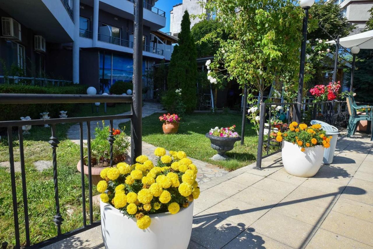 Apartments Devora 1 & Bar & Restaurant Варна Екстериор снимка
