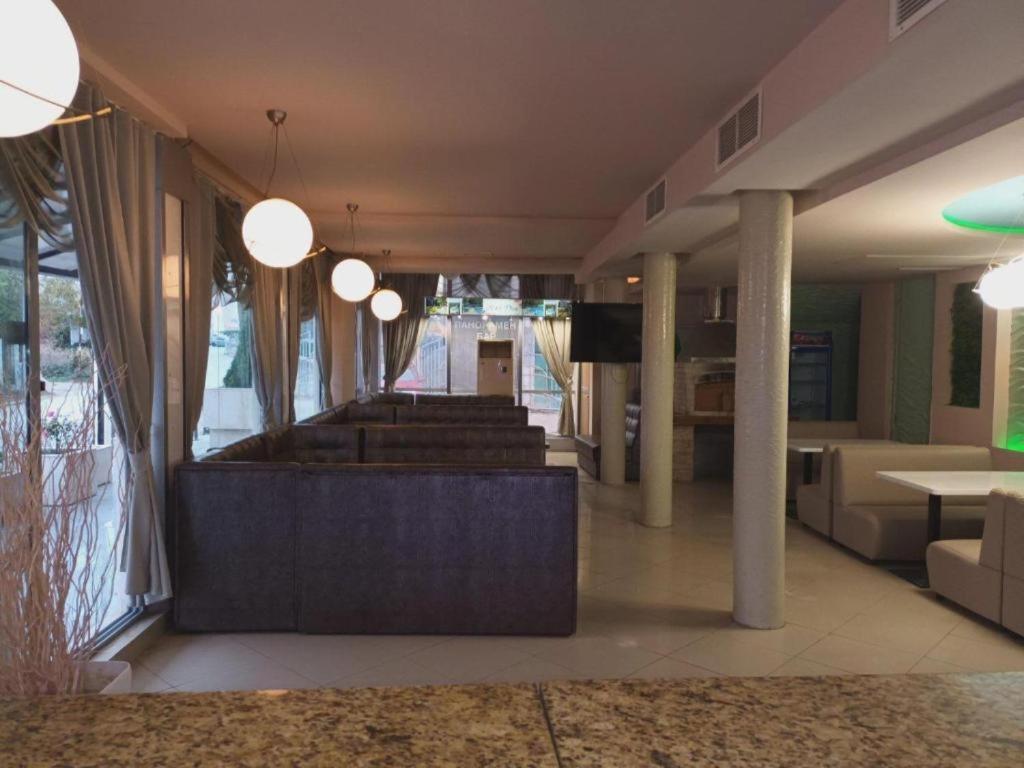 Apartments Devora 1 & Bar & Restaurant Варна Екстериор снимка