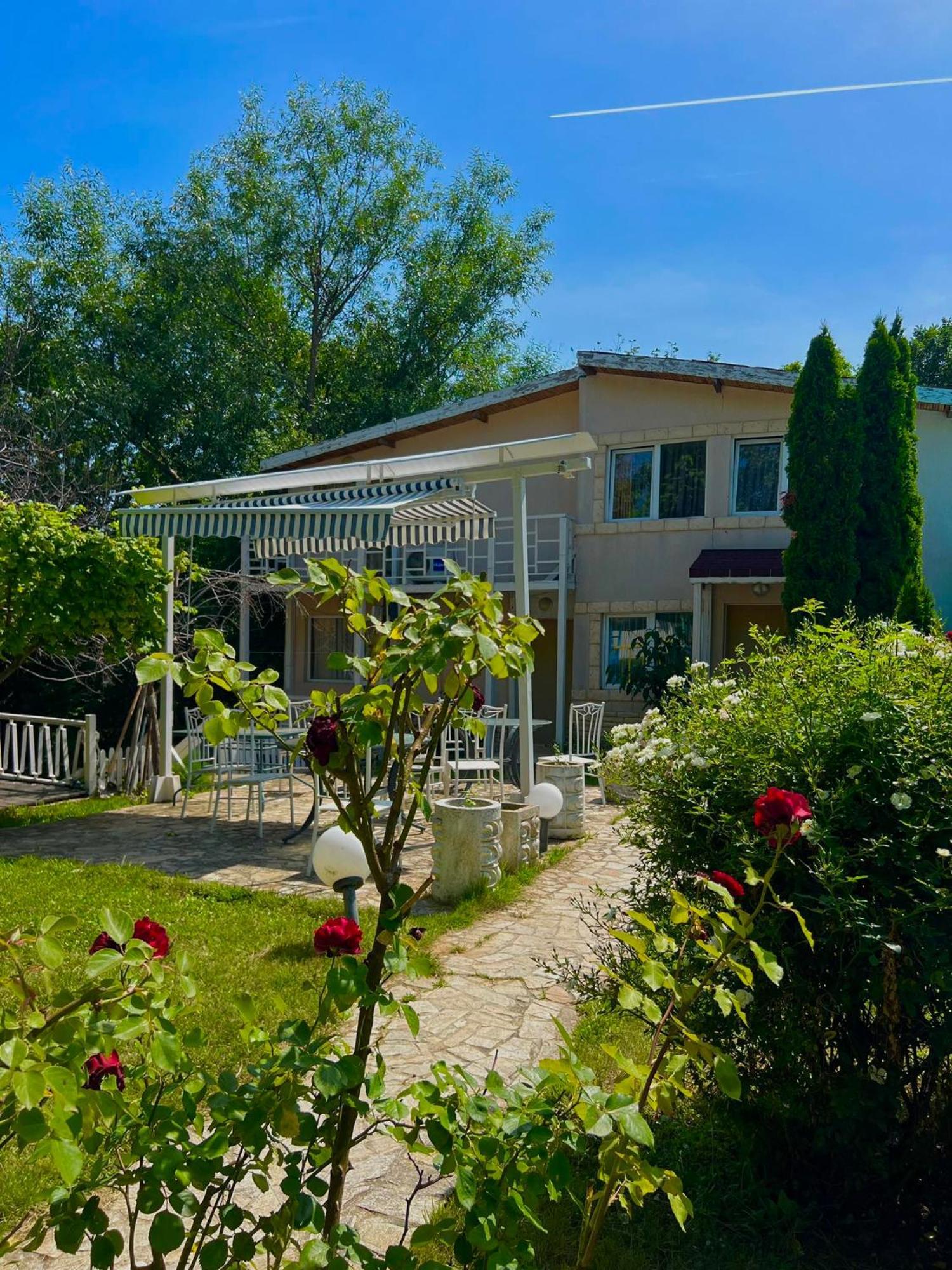 Apartments Devora 1 & Bar & Restaurant Варна Екстериор снимка