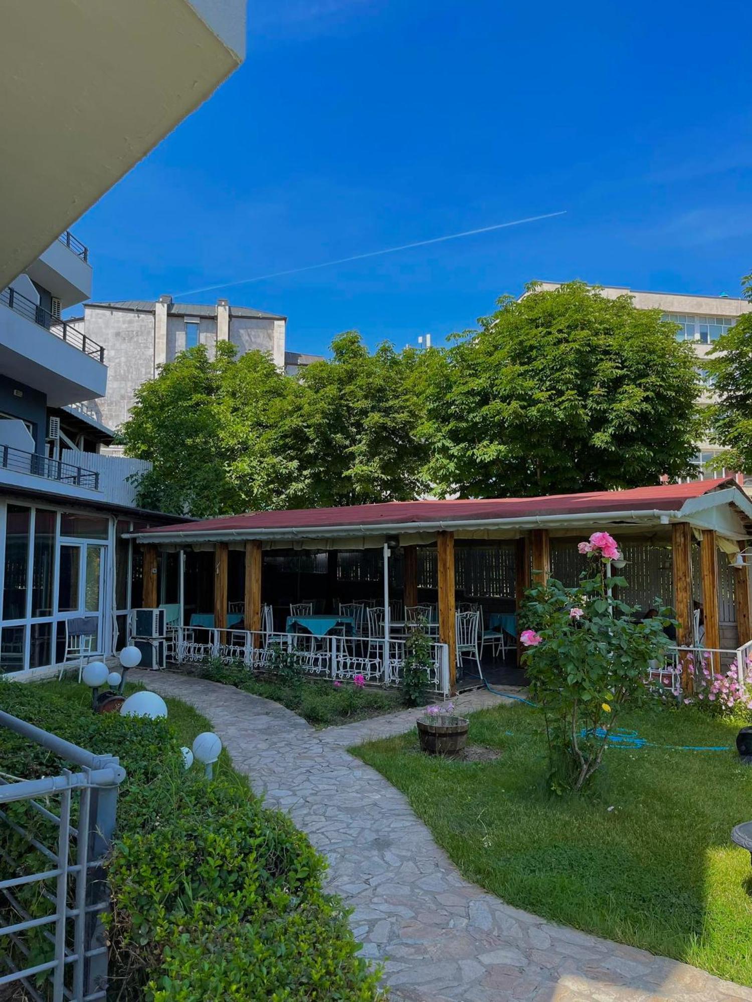Apartments Devora 1 & Bar & Restaurant Варна Екстериор снимка
