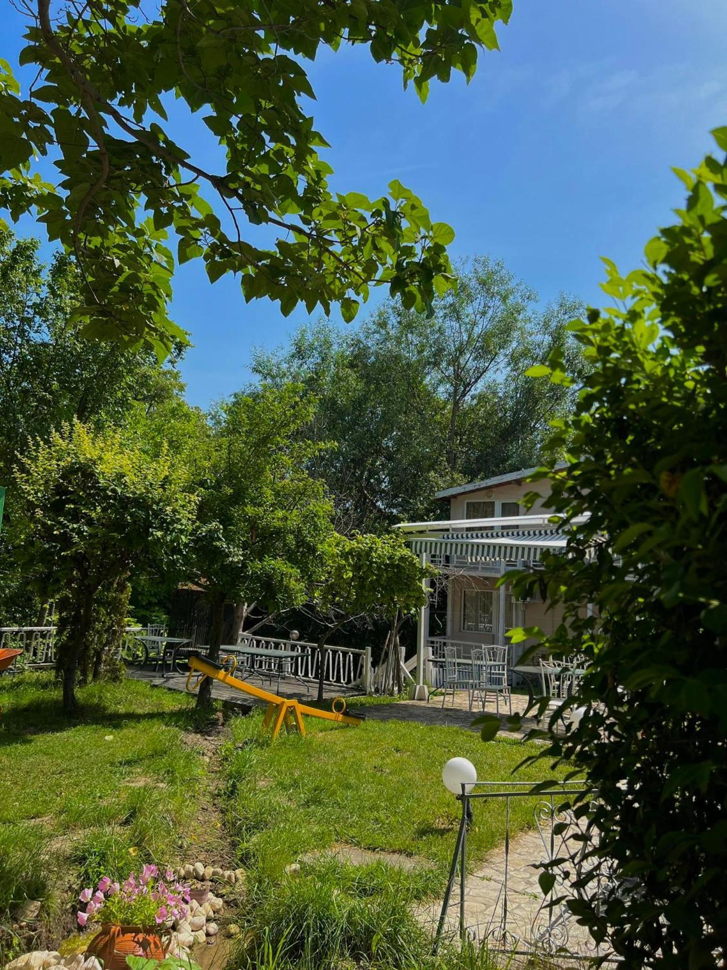 Apartments Devora 1 & Bar & Restaurant Варна Екстериор снимка