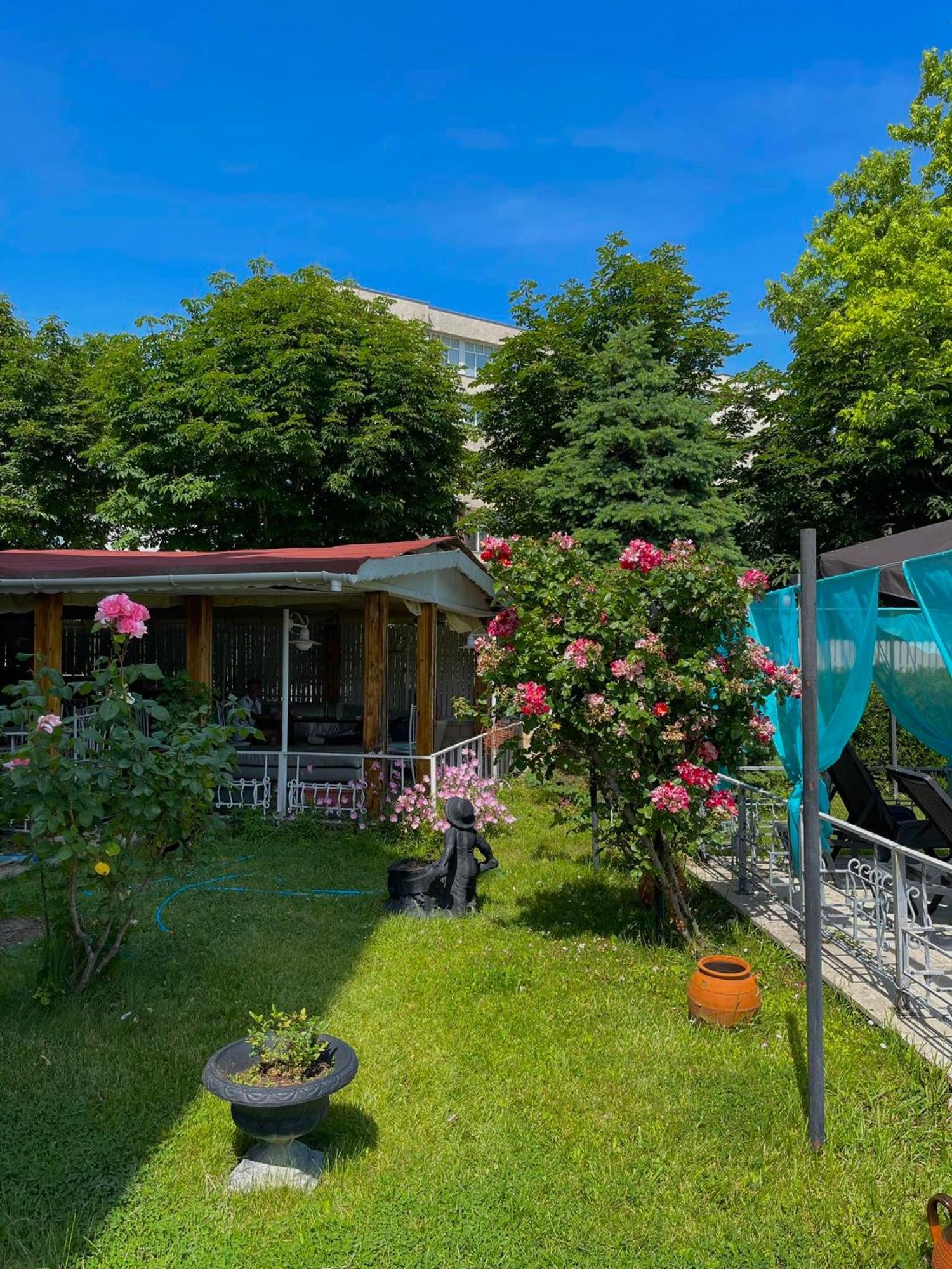 Apartments Devora 1 & Bar & Restaurant Варна Екстериор снимка